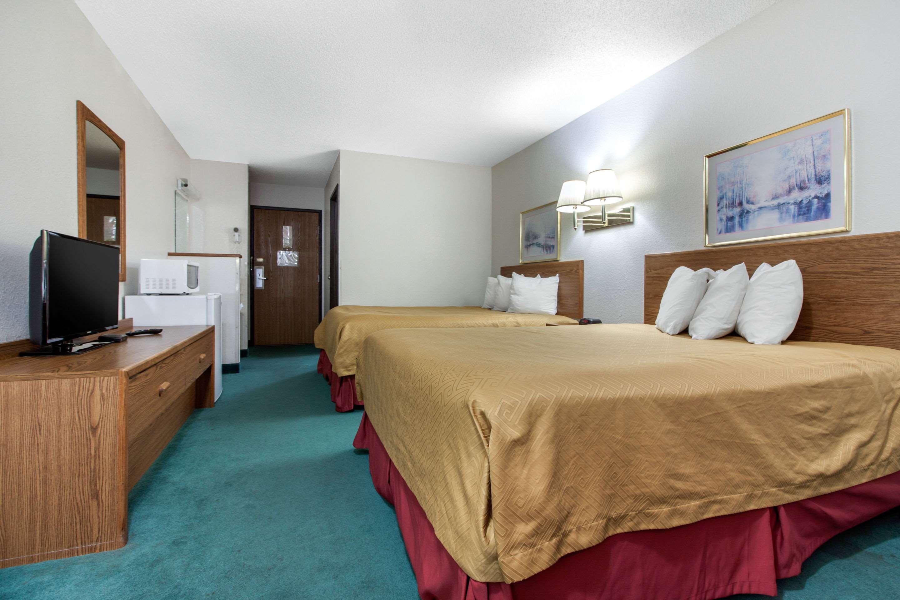 Econo Lodge Oacoma Exterior photo