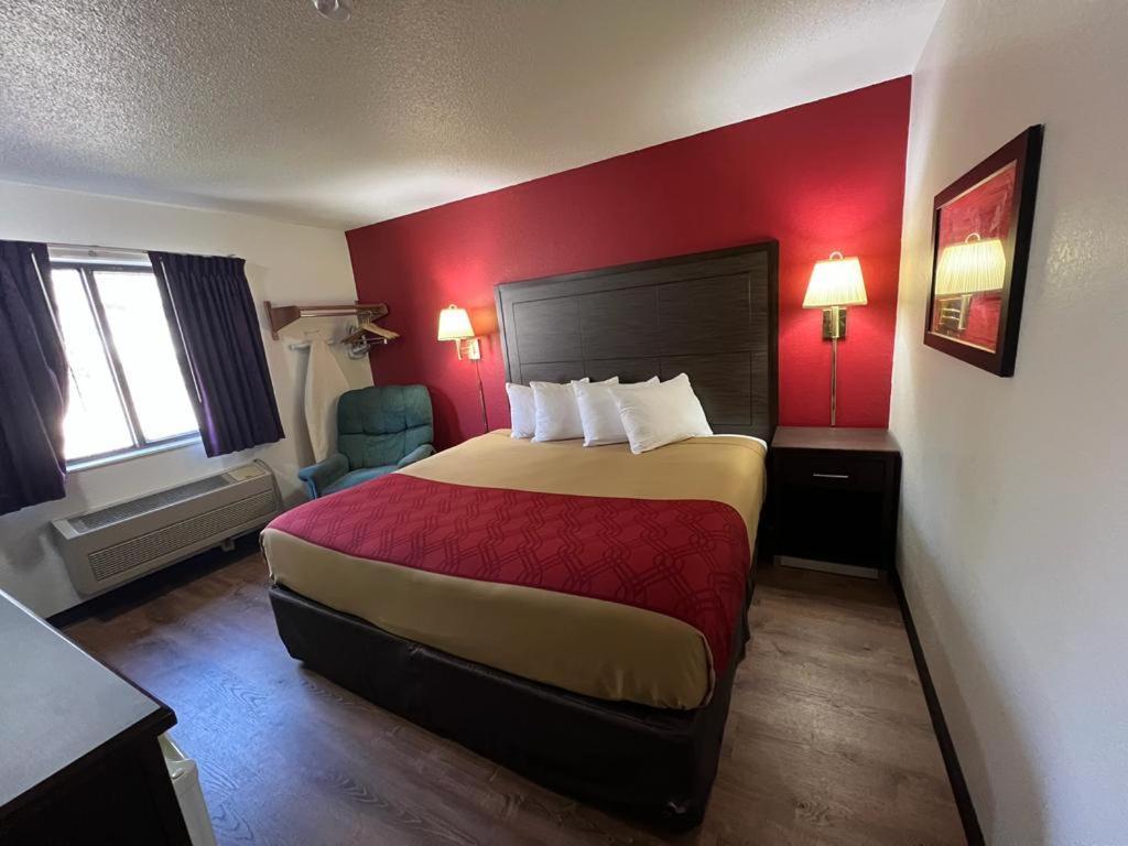 Econo Lodge Oacoma Exterior photo