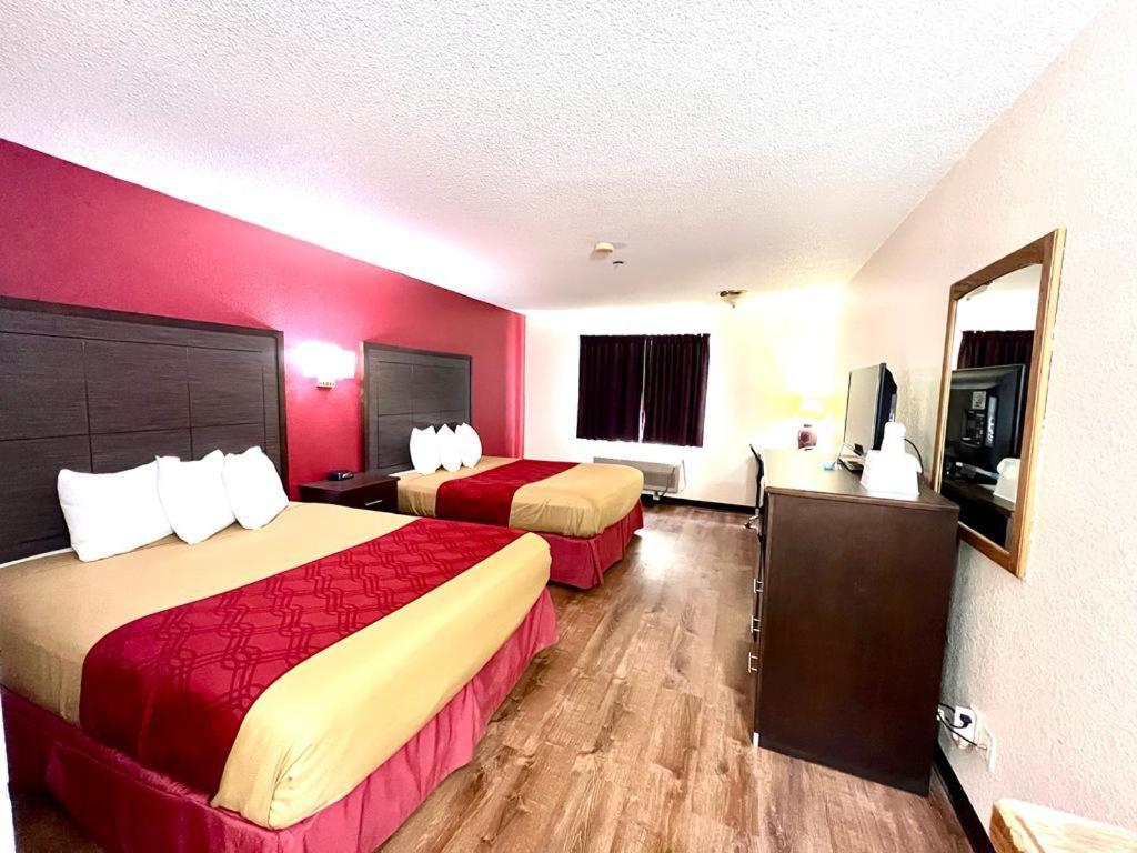 Econo Lodge Oacoma Exterior photo