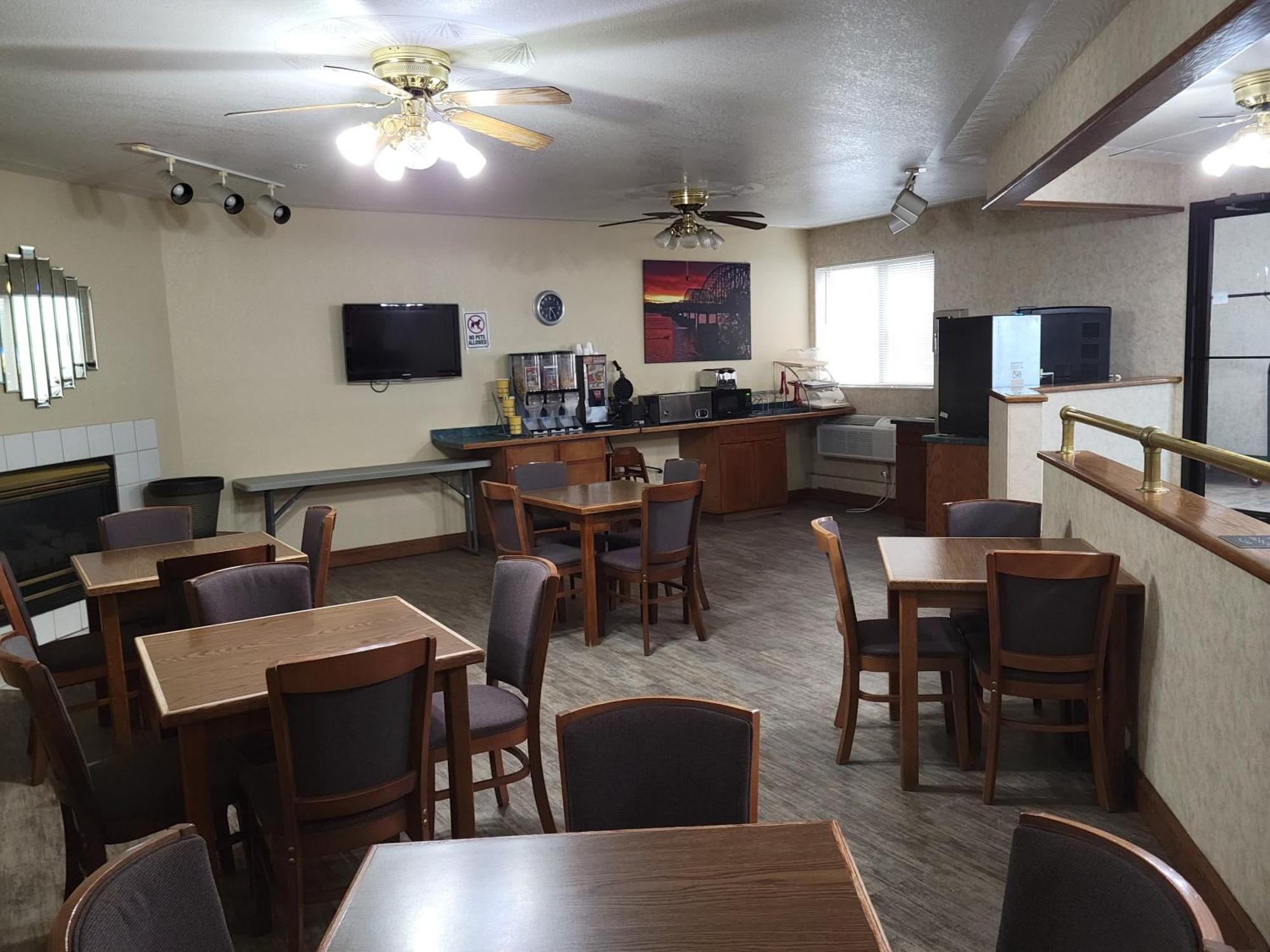 Econo Lodge Oacoma Exterior photo